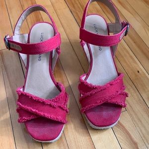 Lucky Brand | Red canvass sandals size 9